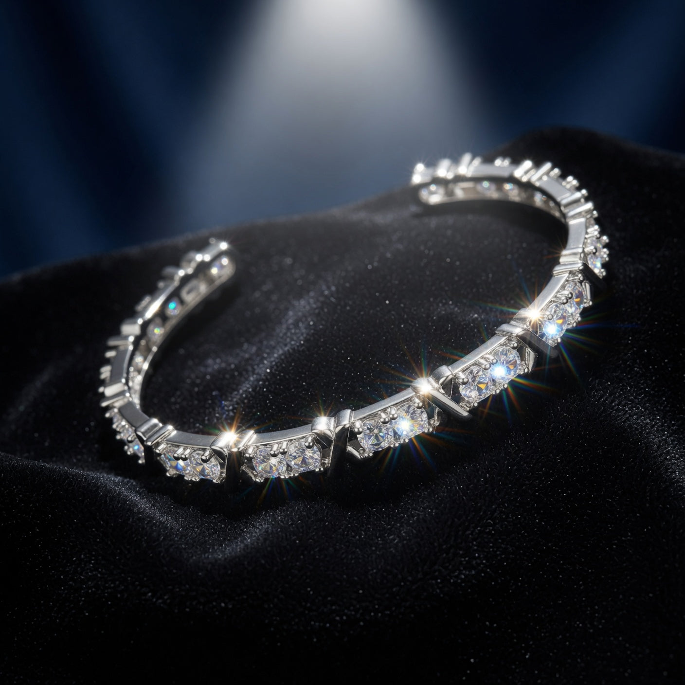 Bracelet Lumière ARGENTEA – Jonc argenté avec zircons blancs